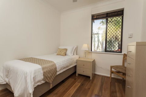 Attadale Excutive Villa - New Castle Holiday 16