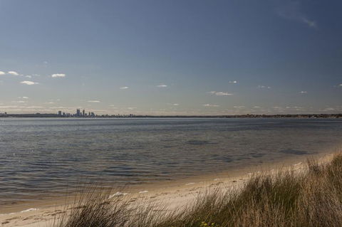 Attadale Excutive Villa - New Castle Holiday 4