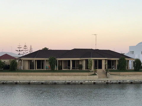 LA ANCHOR ON THE CANALS (MANDURAH) - New Castle Holiday 16