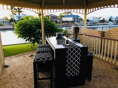 LA ANCHOR ON THE CANALS (MANDURAH) - New Castle Holiday 9