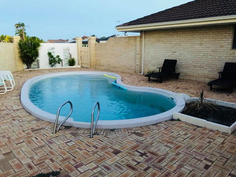 LA ANCHOR ON THE CANALS (MANDURAH) - New Castle Holiday 11