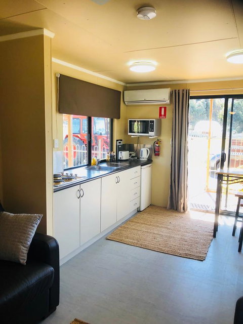 Kendenup Cottages And Lodge - New Castle Holiday 9