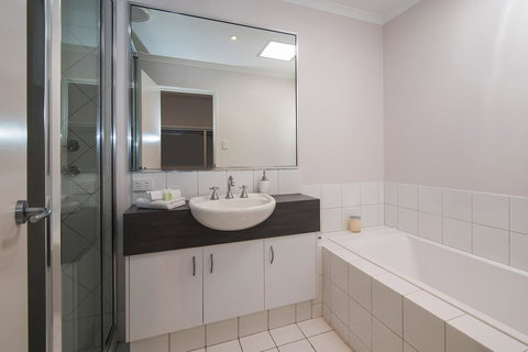 Rooftop Margaret River - New Castle Holiday 9