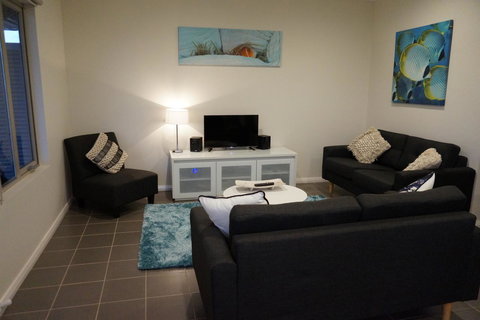 Exmouth 4 Escape - New Castle Holiday 9