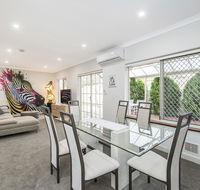 Luxury Federation Style Home - Sleeps 10 - New Castle Holiday