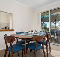 Como South Perth Villa - New Castle Holiday