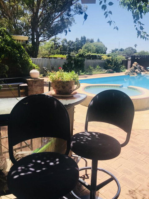 Swan Valley Rest Cottage - New Castle Holiday 12