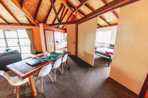 Esperance Foreshore Apartments - New Castle Holiday 24