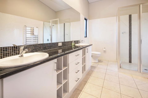 12/26 Yallingup Beach Road - New Castle Holiday 10