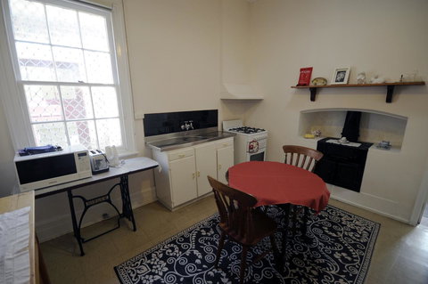 My Place Colonial Accommodation - New Castle Holiday 15