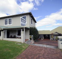 My Place Colonial Accommodation - New Castle Holiday