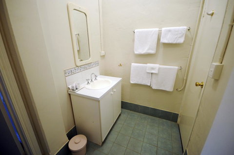 My Place Colonial Accommodation - New Castle Holiday 36