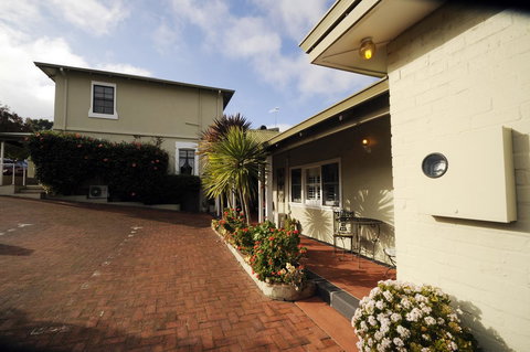 My Place Colonial Accommodation - New Castle Holiday 1