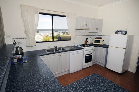 My Place Colonial Accommodation - New Castle Holiday 8