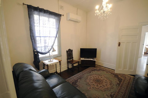 My Place Colonial Accommodation - New Castle Holiday 19