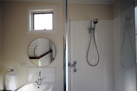 My Place Colonial Accommodation - New Castle Holiday 18