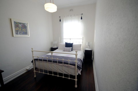 My Place Colonial Accommodation - New Castle Holiday 30