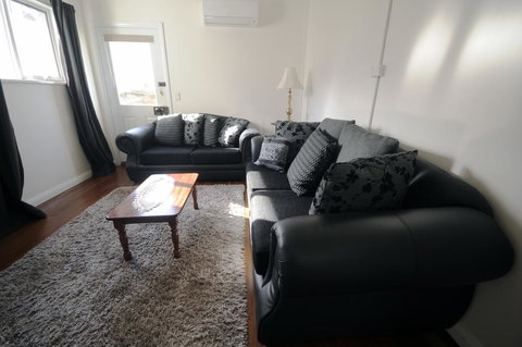 My Place Colonial Accommodation - New Castle Holiday 25