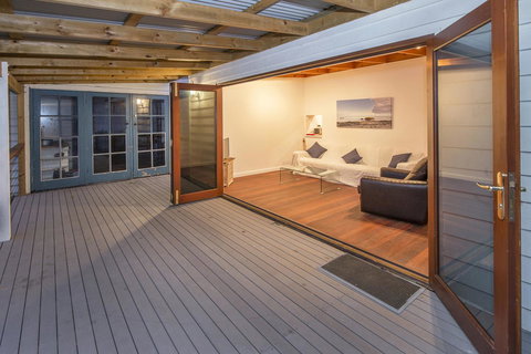 Buxton Thomas - New Castle Holiday 1