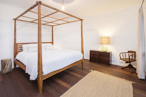 Buxton Thomas - New Castle Holiday 6