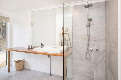 Buxton Thomas - New Castle Holiday 10