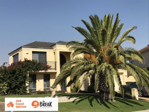 Le Boulevard - New Castle Holiday 0