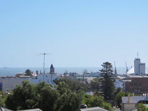 Studio 305 - New Castle Holiday 11