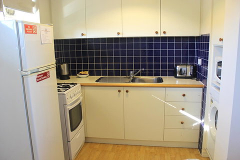 Studio 305 - New Castle Holiday 2