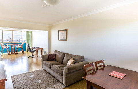 Studio 305 - New Castle Holiday 0