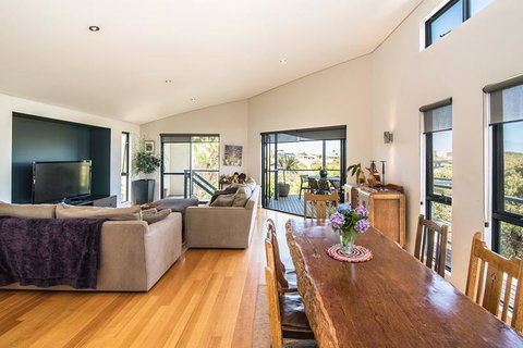 Rockpool - New Castle Holiday 40