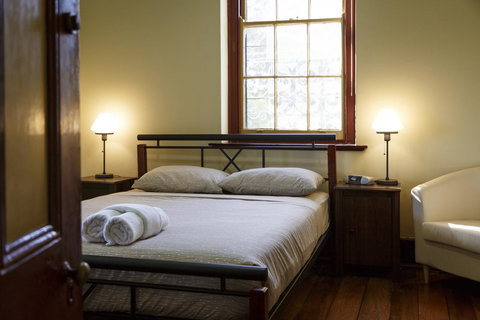 Fremantle Colonial Cottages - New Castle Holiday 7