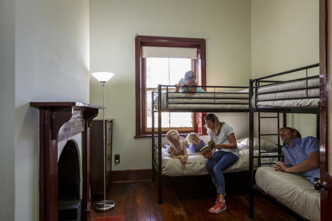 Fremantle Colonial Cottages - New Castle Holiday 3