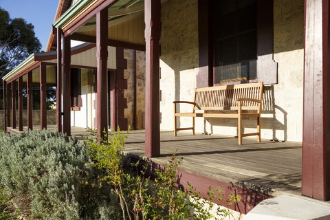 Fremantle Colonial Cottages - New Castle Holiday 30