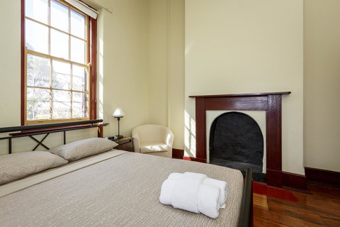 Fremantle Colonial Cottages - New Castle Holiday 24