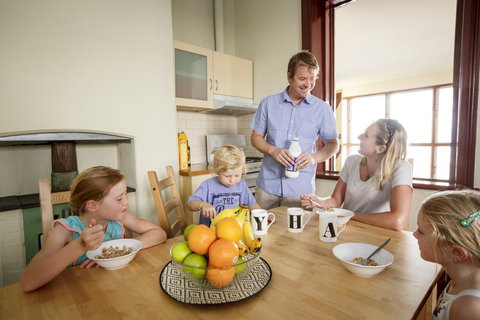 Fremantle Colonial Cottages - New Castle Holiday 8