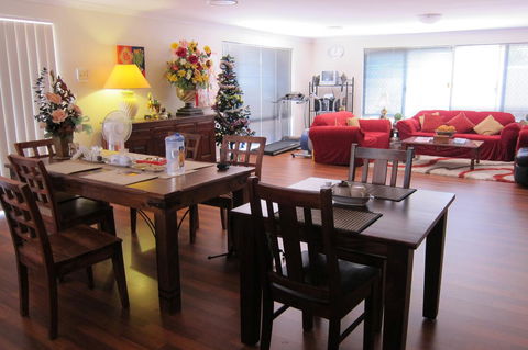 Arcadian Bed & Breakfast - New Castle Holiday 6