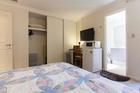 Arcadian Bed & Breakfast - New Castle Holiday 21
