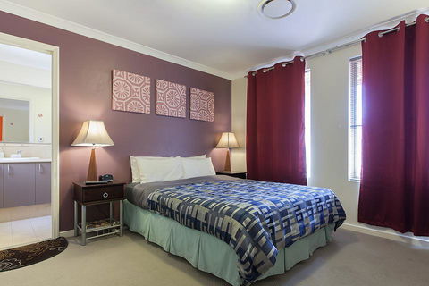 Arcadian Bed & Breakfast - New Castle Holiday 23