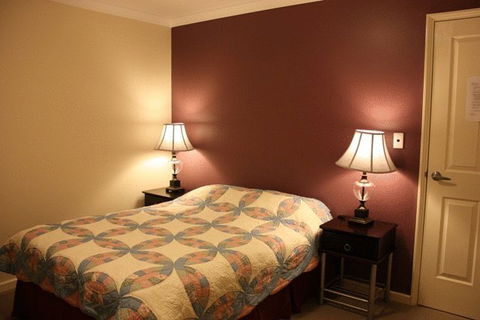 Arcadian Bed & Breakfast - New Castle Holiday 17