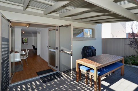 Albany Central Apartments - New Castle Holiday 5