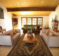 Nivalis Bed And Breakfast - New Castle Holiday
