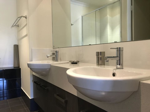 Swan Valley Townhouse - New Castle Holiday 23