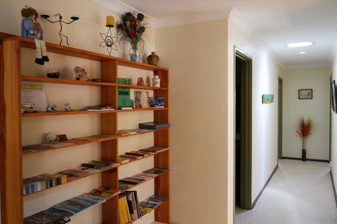 Eleebana Guest House - New Castle Holiday 42