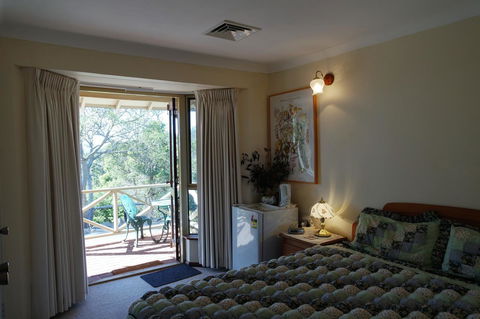 Eleebana Guest House - New Castle Holiday 40