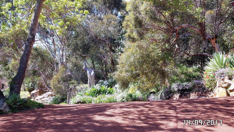 Eleebana Guest House - New Castle Holiday 14