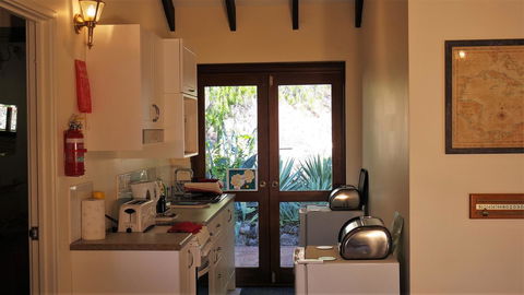 Eleebana Guest House - New Castle Holiday 21