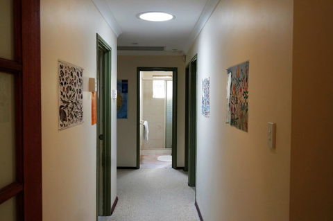 Eleebana Guest House - New Castle Holiday 44