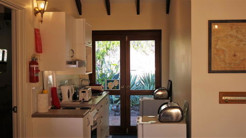 Eleebana Guest House - New Castle Holiday 20