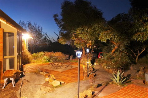 Eleebana Guest House - New Castle Holiday 36