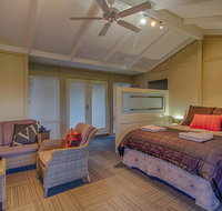 Windfall Estate Vineyard Cottage - New Castle Holiday